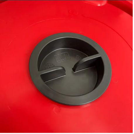 Napáječka pro kuřata plastová klobouková se zátkou, bajonet